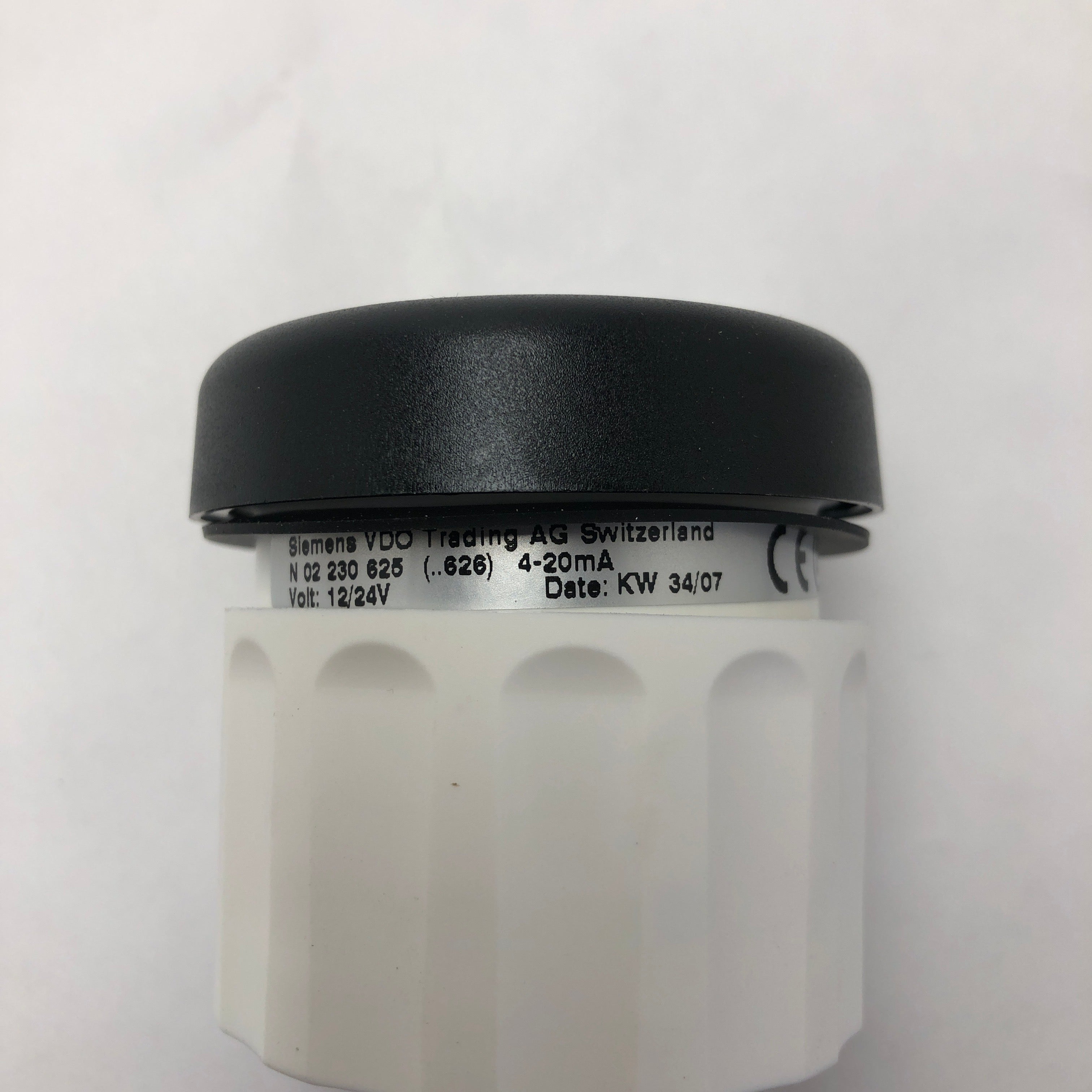 VDO オーシャンライン排水ゲージ ブラック 12V - N02230626