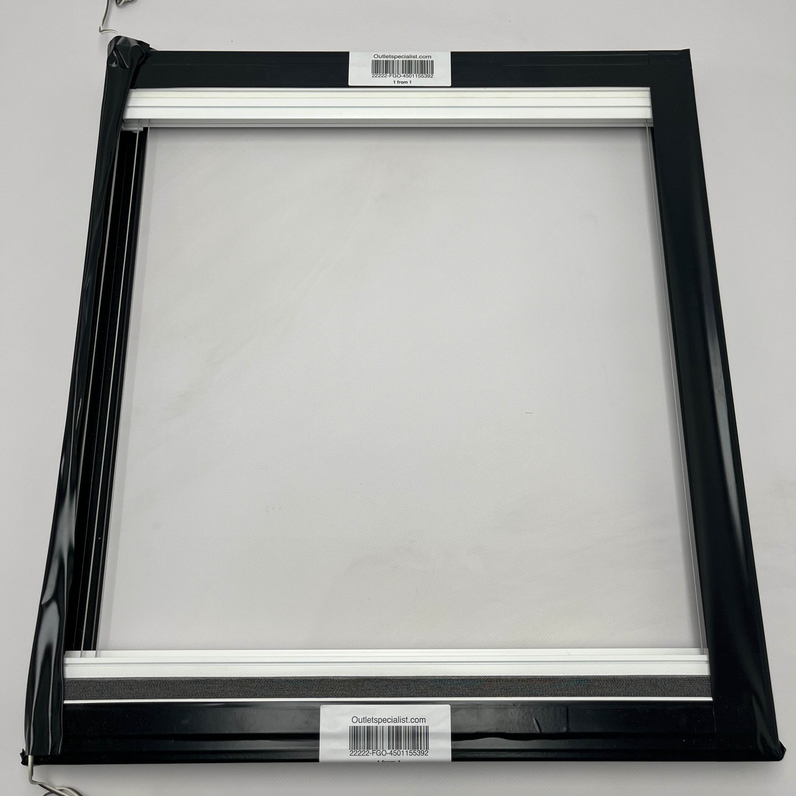 Dometic 580 x 510mm elektrikli karartma perdesi fonksiyonel tasarım