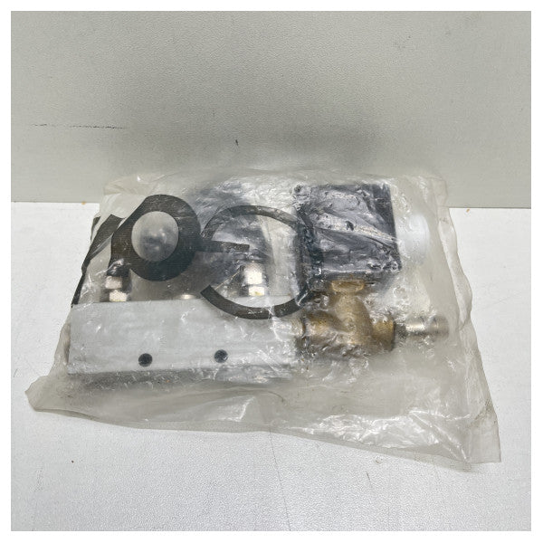 Gallinea Wiper Washer Solenoid Valve 24V - 01090017 2