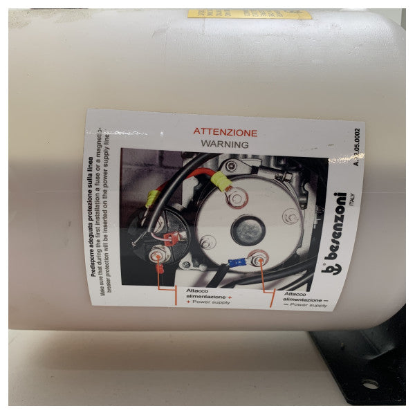 Besenzoni 4 Function Hydraulic Unit 800W - 12V - 15400949