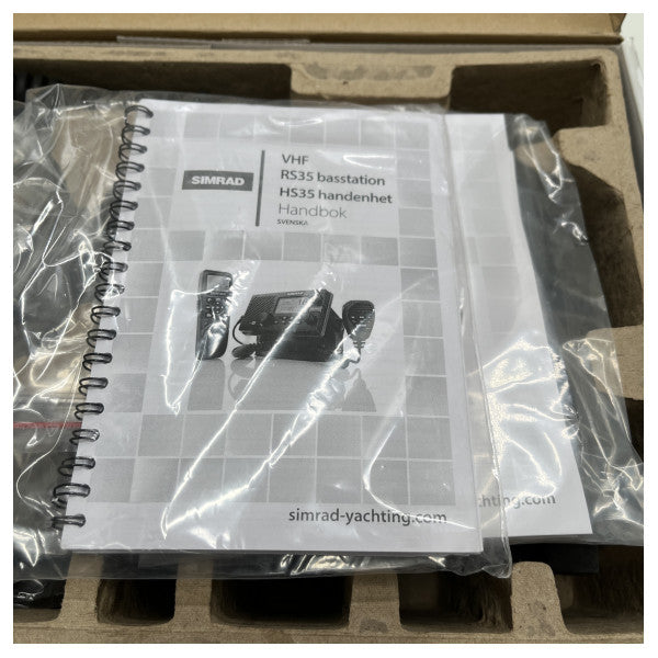 Simrad RS35 DSC VHF AIS受信機付きVHF無線機 - 000-10790-001