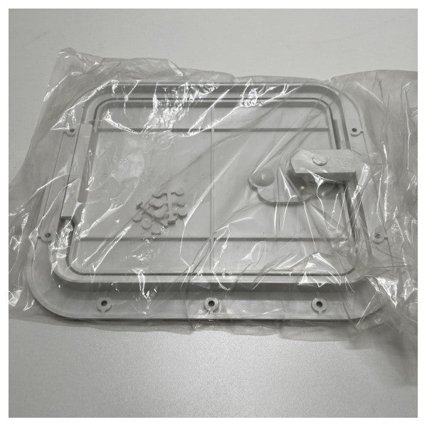 Бял инспекционен люк с размери 305 x 355 - 20.302.20