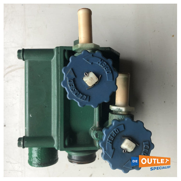 ボルボペンタ TAMD31M サーモスタットハウジング 中古 - 838704