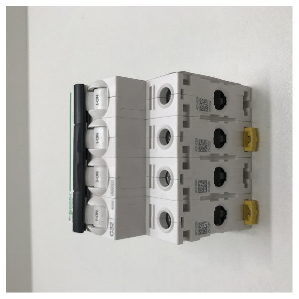 Schneider Electric Acti9 IC60 - Installasjonsmaskin / IC60N - 4P - A9F79432