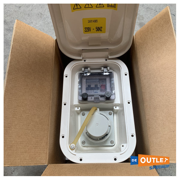 Береговий блок живлення Plastimo IP67 16 ампер 230В - 53249