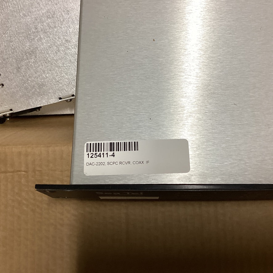 Sistema de TV por satélite marítimo Sea Tel 3004 TVRO completo