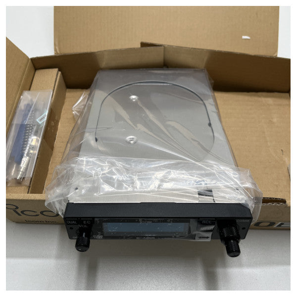 ICOM Airband VHF Transceiver Station A210E