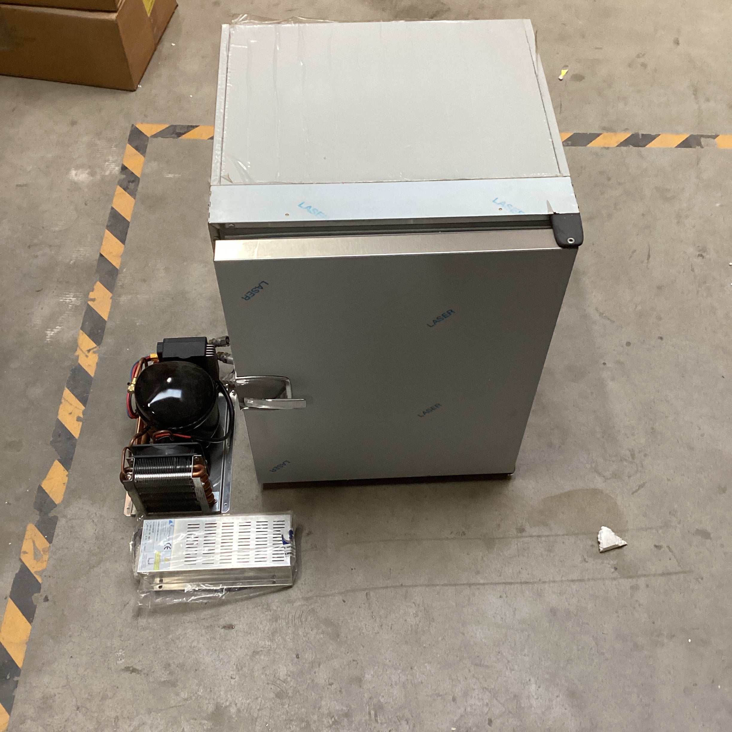 Frigonautica FR80AC 80L kompressorkøleskab i rustfrit stål inklusive fryser