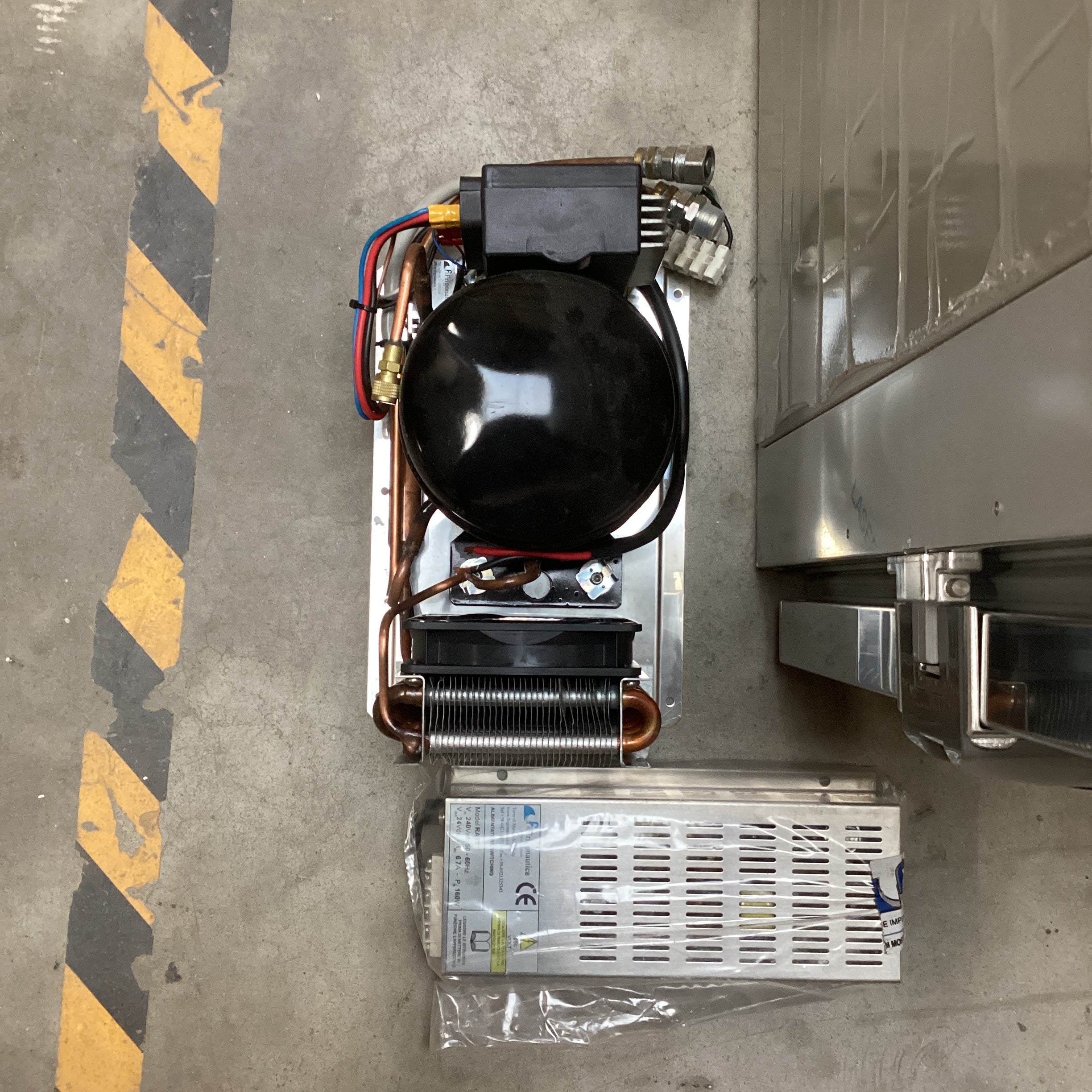 Frigonautica FR80AC 80L kompressorkøleskab i rustfrit stål inklusive fryser