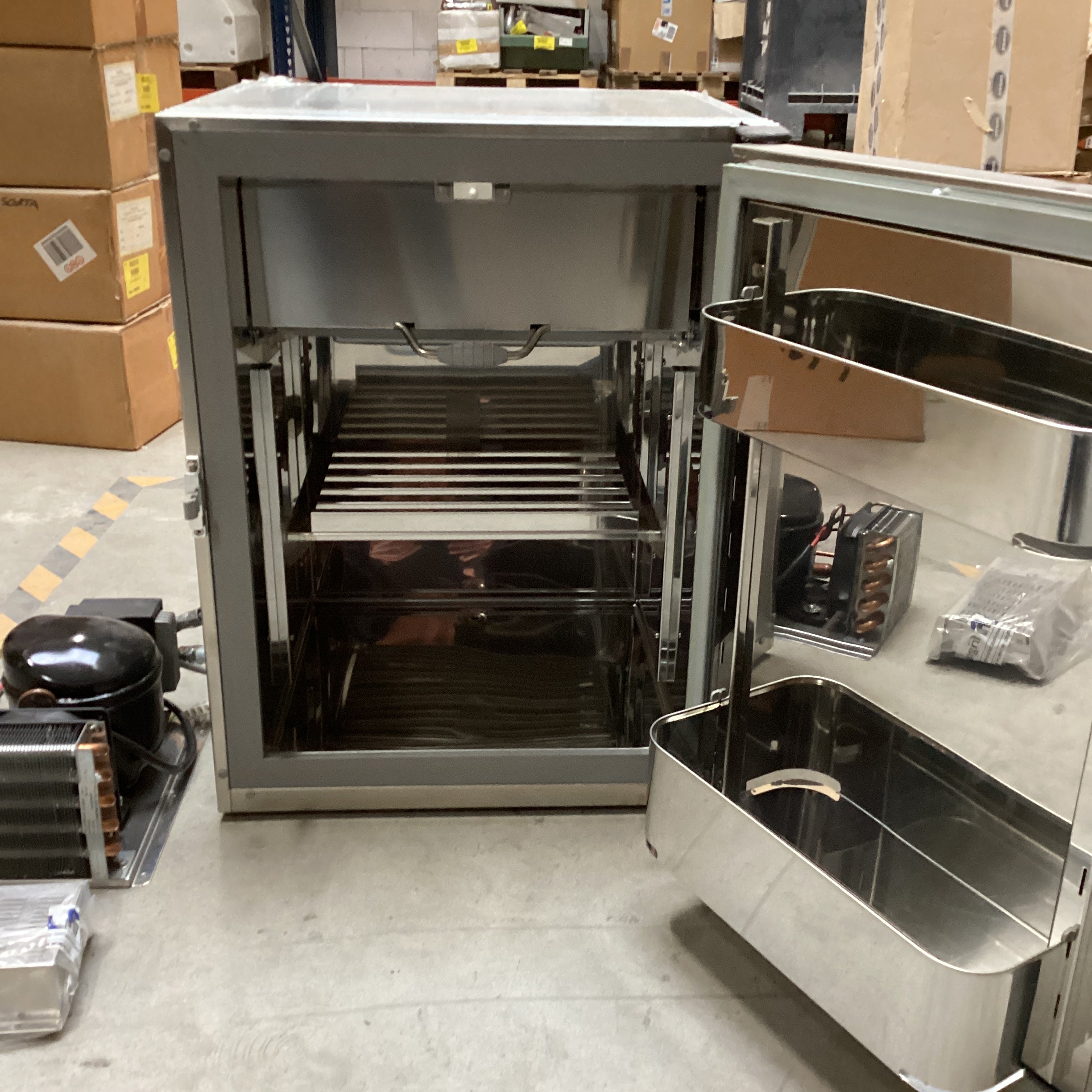 Frigonautica FR80AC 80L kompressorkøleskab i rustfrit stål inklusive fryser