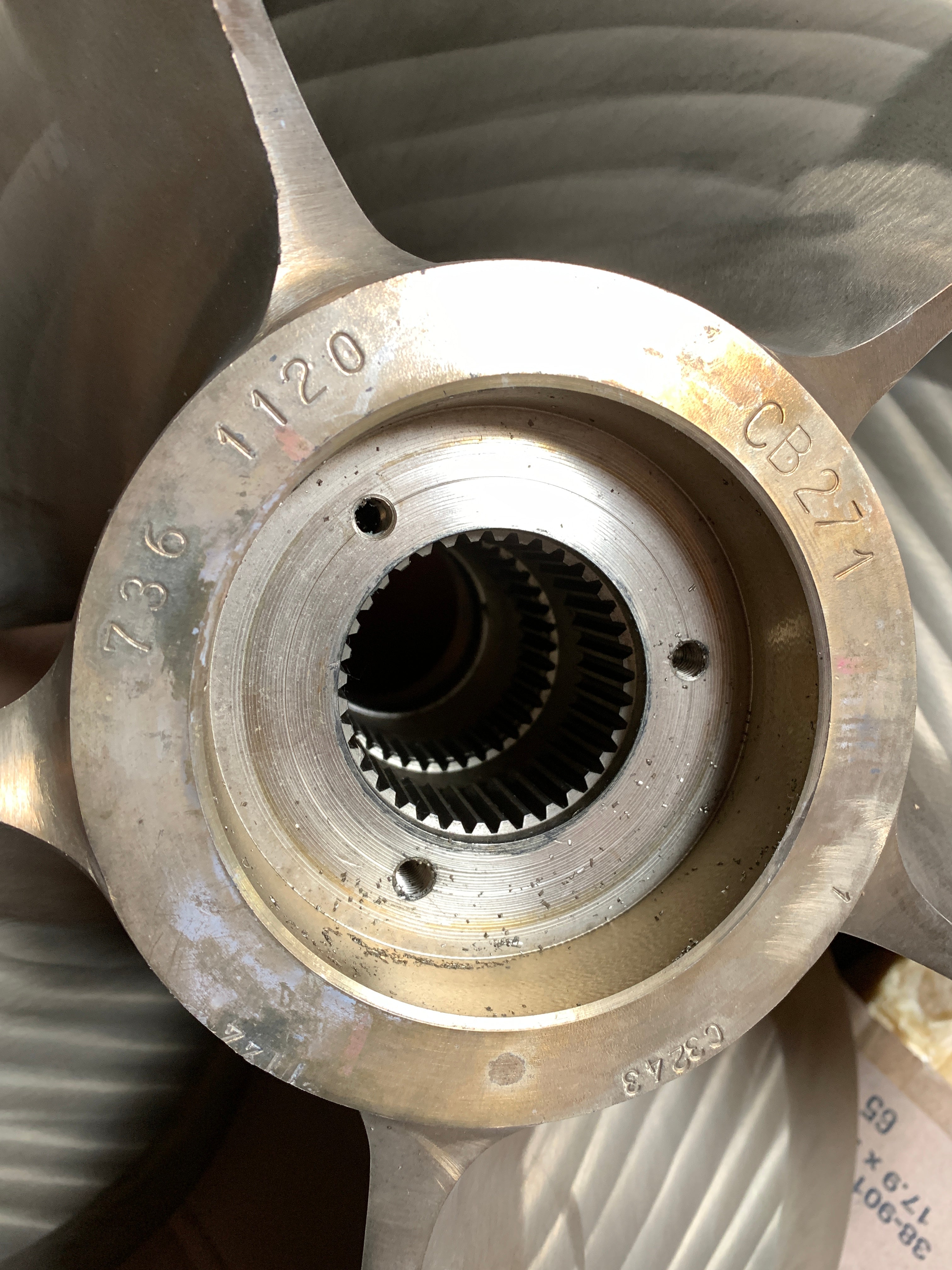 Бронзовий пропелер VEEM 5-лопатевий 29 x 43 дюйми зліва