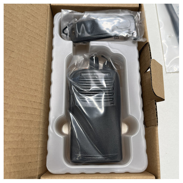 جهاز محمول يدوي ثنائي القناة ثنائي الاتجاه من فيرتكس ستاندرد - VX-451 VHF