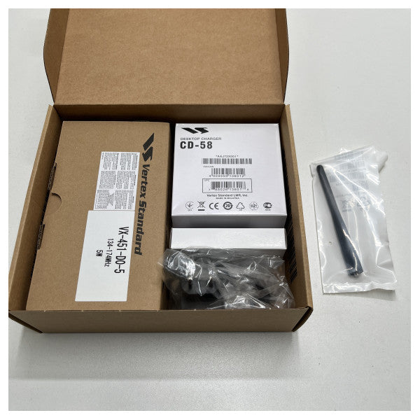 جهاز محمول يدوي ثنائي القناة ثنائي الاتجاه من فيرتكس ستاندرد - VX-451 VHF