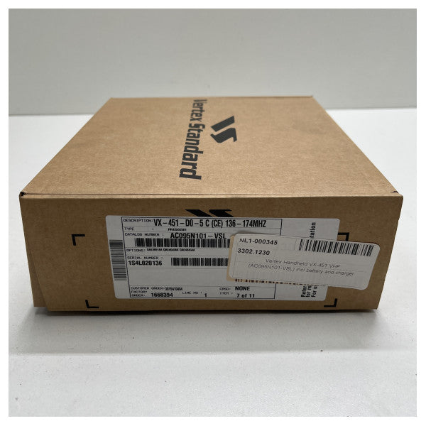 جهاز محمول يدوي ثنائي القناة ثنائي الاتجاه من فيرتكس ستاندرد - VX-451 VHF