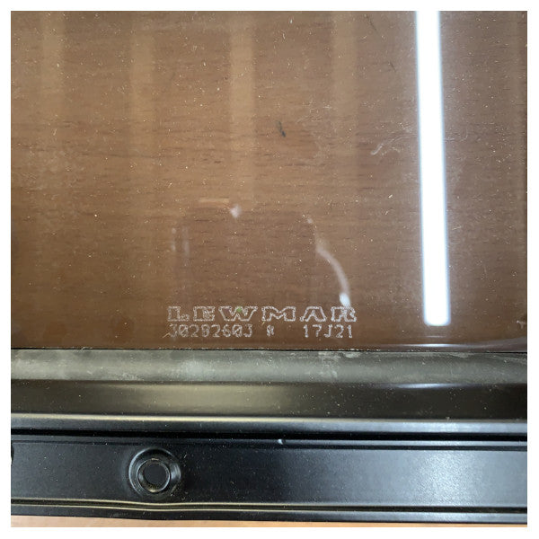Lewmar 30282600 Trimports Aft Bb Panel Fiss ta’ Tieqa tal-Yacht 