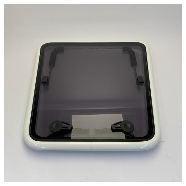 Lewmarin matalaprofiilinen luukku 658 x 629 mm - valkoinen kehys, harmaa akryyli - 30252100 