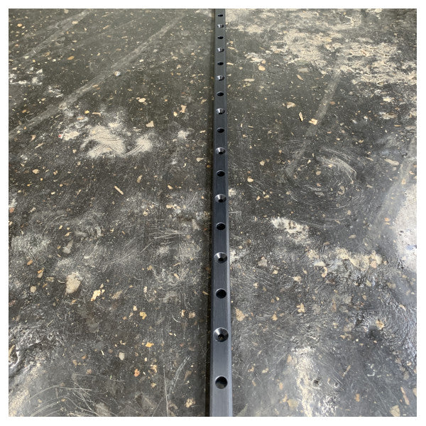 Rail de plongeur en aluminium pré-percé Lewmar taille 0 - 2,506 m - 29160425BK 