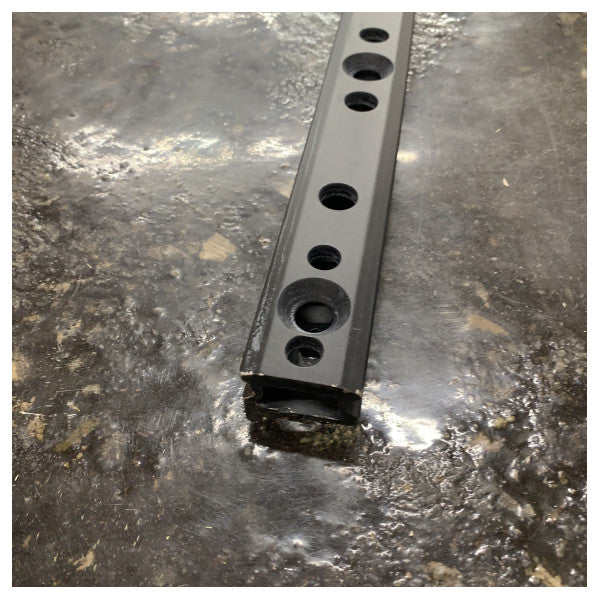 Lewmar Size 3 NTR DP rail courbe pré-percée 5 m x HR10M- 29373450BK 