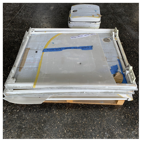 Portello di accesso marino Ferretti in acciaio inox rivestito bianco - 123 x 103 cm 