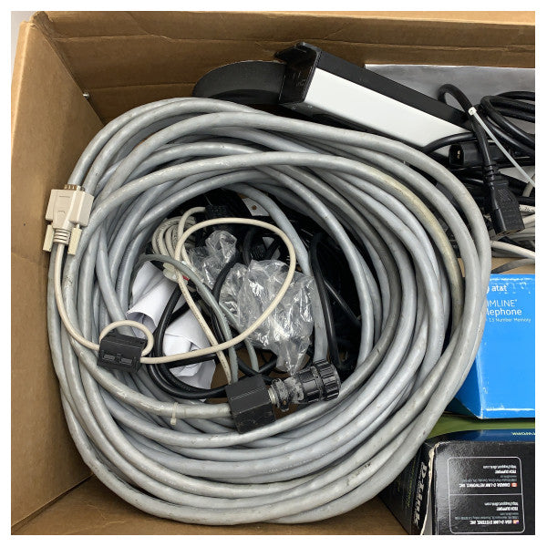 Система морського супутникового зв'язку KVH TracPhone V3 Silver VSAT для надійного зв'язку на судні 