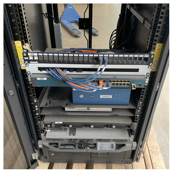 HP 10622 G2 Series Server Rack Cabinet with Lockable Ventilated Door