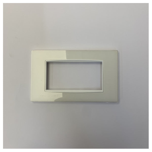 Vimar Eikon 4-Module Electrical Faceplate - White PVC Cover Plate 20654.B41