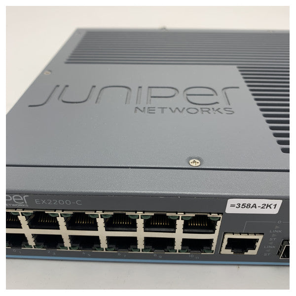 محول إيثرنت جيجابت بدون مروحة Juniper EX2200-C بـ 12 منفذ 