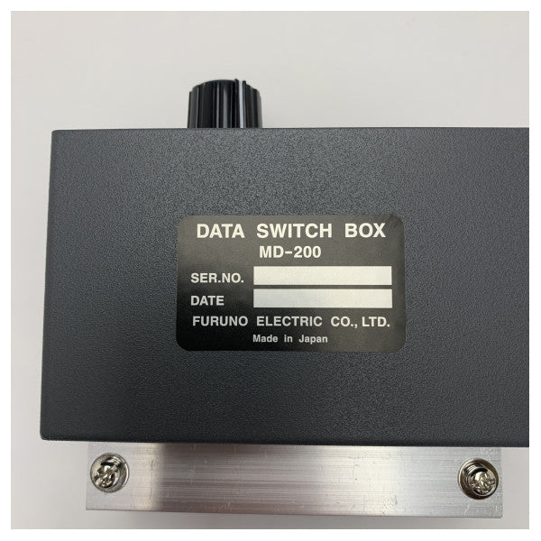Furuno MD-200 Caja selectora de datos marinos 3 en 1 salida - 0001709800