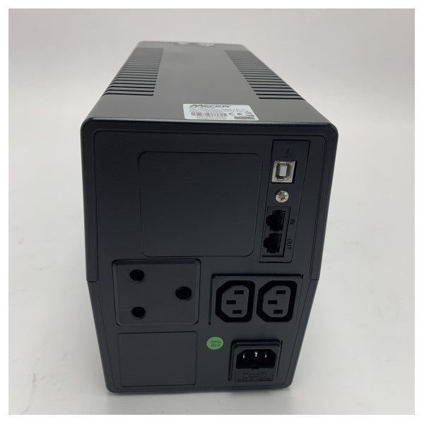 Mustek ME-1000-VU UPS 1000VA Marine Power Backup AVR:llä ja USB-liitännällä varustettuna.