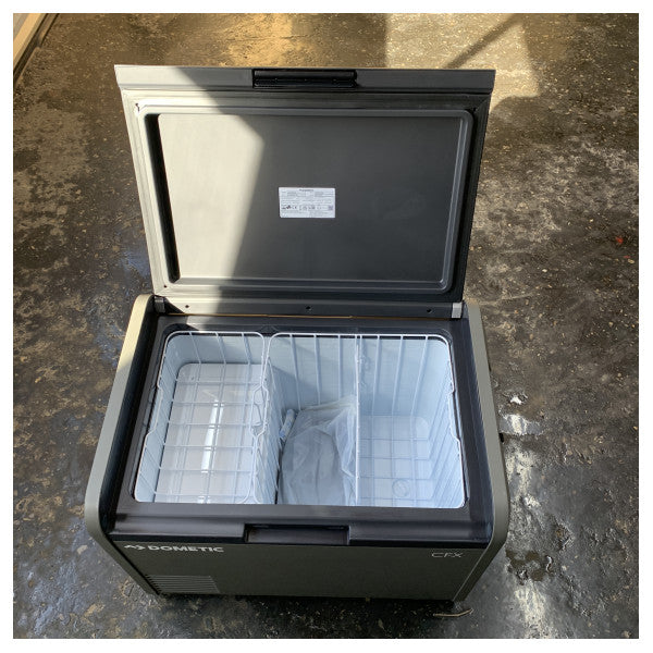Dometic CFX5 55IM Frigorífico e congelador portátil com máquina de gelo - 55L 