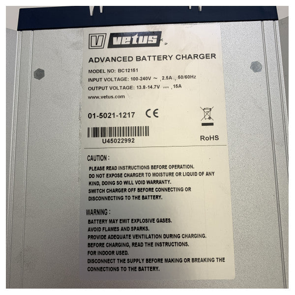 Chargeur de batterie automatique Vetus BC12151 4 étapes 12V - 15A 