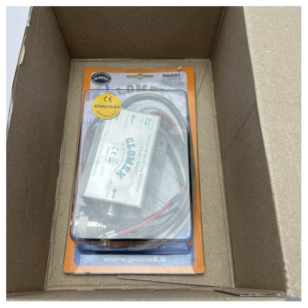 Розгалужувач радіосигналів Glomex VHF AM FM для морського використання - RA201 � Міцний, стійкий до погодних умов розподільник сигналів для човнів і кораблів