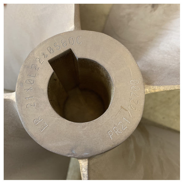 France Helice 21 x 22 inch D45 mm 4-blade propeller RH