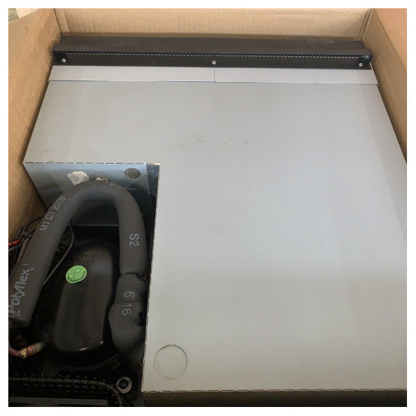 Компресорен хладилник Isotherm Cruise 85 85L 12/24V - CR085NV31A