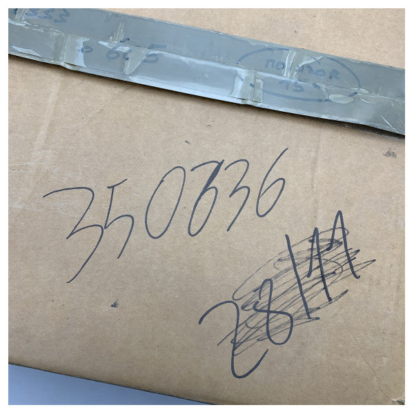 15-calowy, wytrzymały monitor panelowy GI8 do zastosowań morskich i przemysłowych