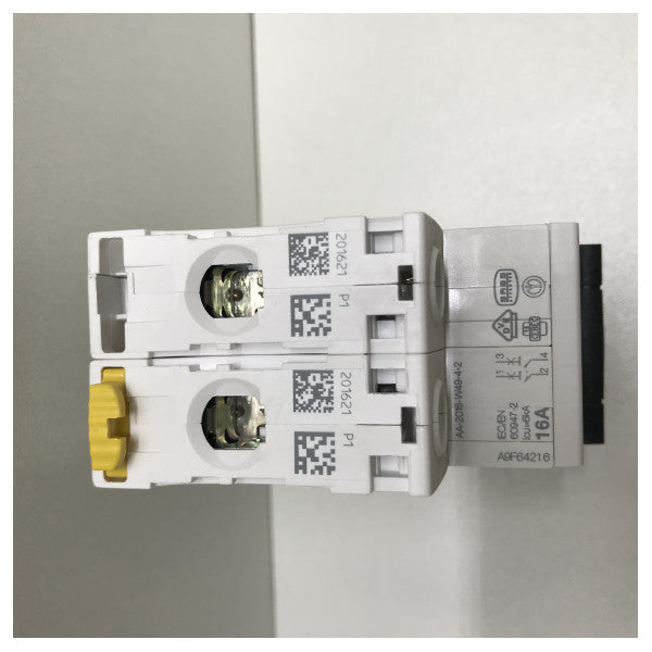 Schneider Electric Disjuntor miniatura de 2 pólos 16A para proteção eléctrica marítima
