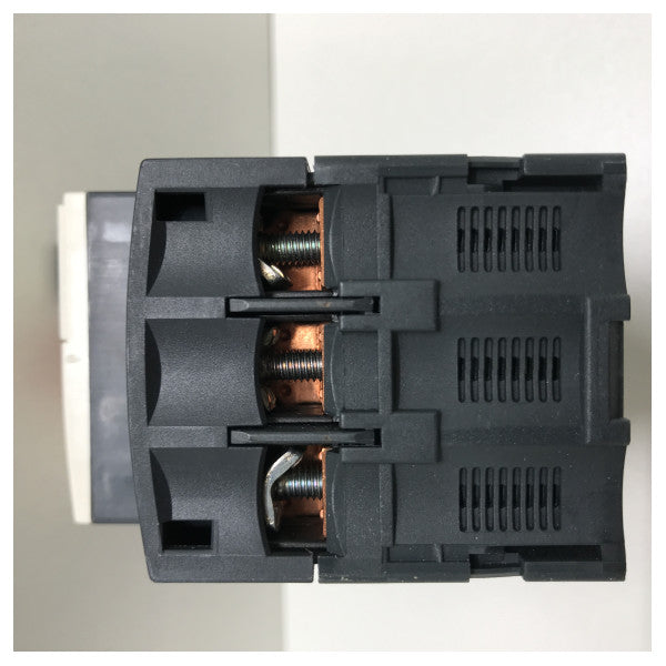 Schneider Electricin säädettävä moottorin suojakytkin GV2ME20 merenkulkuun ja teollisuuskäyttöön.