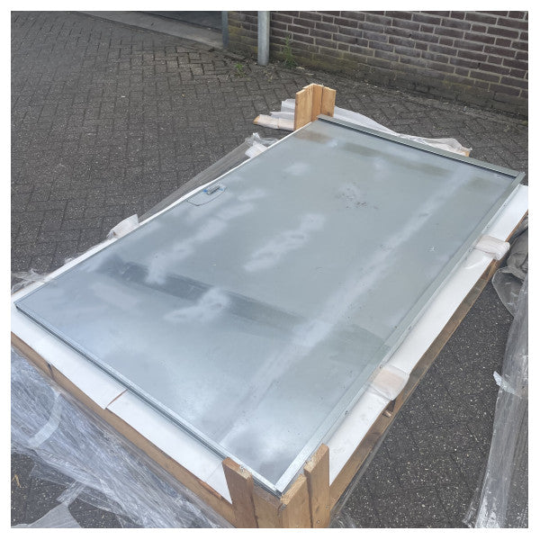 Плъзгаща се врата от неръждаема стомана с електрическа щора 24V H2150 x W1270 mm