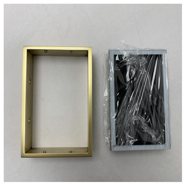 エルカ ブラッシュドブラス ソープディッシュ � 耐久性、耐腐食性、エレガントなデザイン