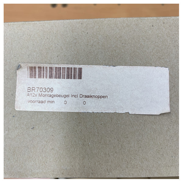 Raymarine R70309 A12X Chartplotter Mounting Bracket with Knobs 