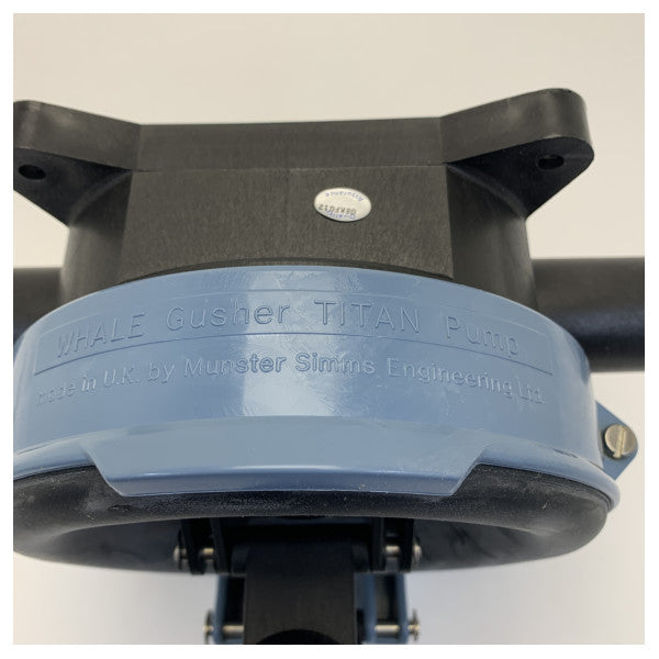 Balina Gusher Titan BP4402 Kılavuzu Bilge Pompası 105L/dak 