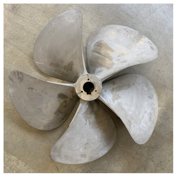 Ferretti F580 800 x 1130 5 -Blade Propeller 1000 HP LH - 485399