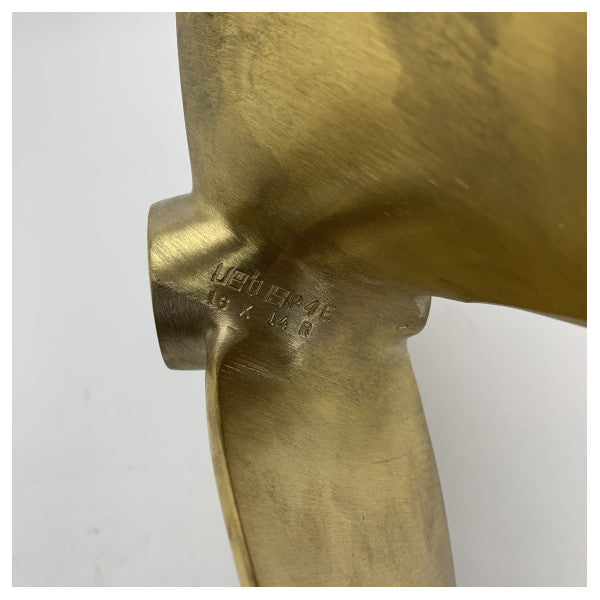 مروحة Vetus P4E16X14R ذات 4 شفرات مقاس 16 × 14 بوصة RH 30 مم