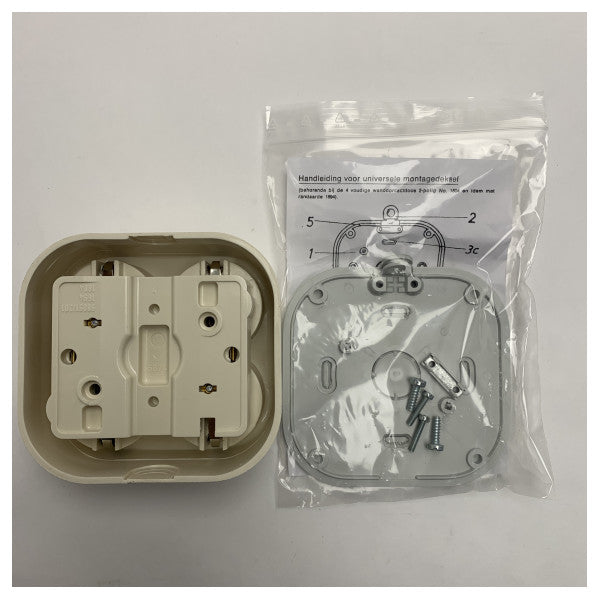 Prise murale d'alimentation de qualité marine avec quatre prises doubles - Résistante aux intempéries et durable