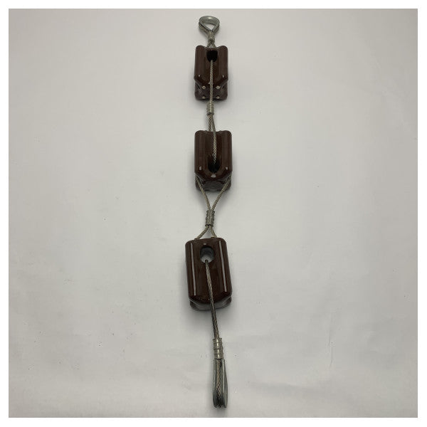 Isolateur de câble en céramique avec colliers de serrage en acier inoxydable - Protection durable et résistante aux intempéries pour les applications offshore et navales