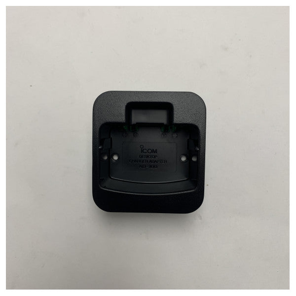 Icom Şarj Adaptörü AD-100 - Güvenilir İletişim için Dayanıklı Deniz Telsizi Güç Kaynağı 