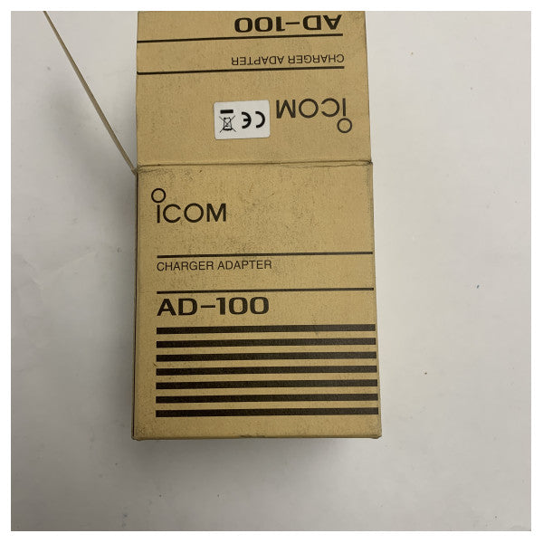 Icom Şarj Adaptörü AD-100 - Güvenilir İletişim için Dayanıklı Deniz Telsizi Güç Kaynağı 