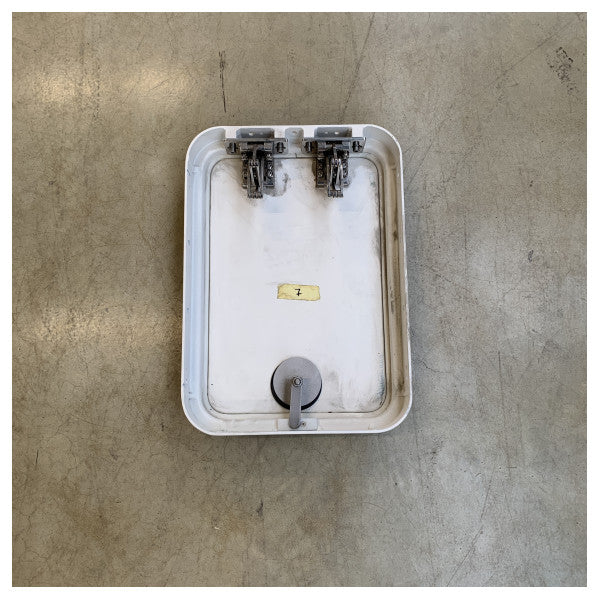 Niestandardowy pionowy wałek boczny z płaskim włazem do otwierania dla jednostek morskich - 425451 