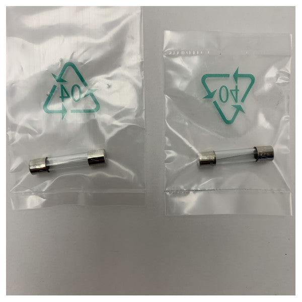 Furuno SP16-01301 Морський скляний запобіжник 125В 7А/15А для Felcom18 