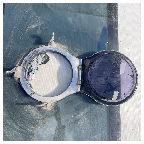 フェレッティ920サイドマウント前面ガラスパネル、開口ポートホール付き - 420407 